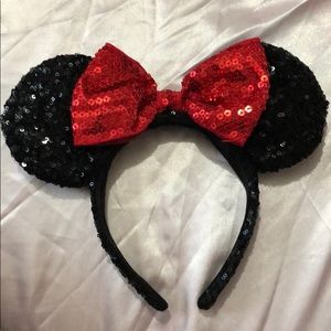 Minnie Mouse Classic Sequin Ear Headband